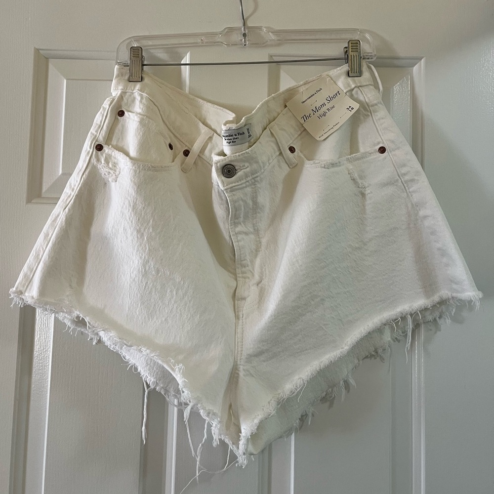 NWT Abercrombie and Fitch The Mom Short